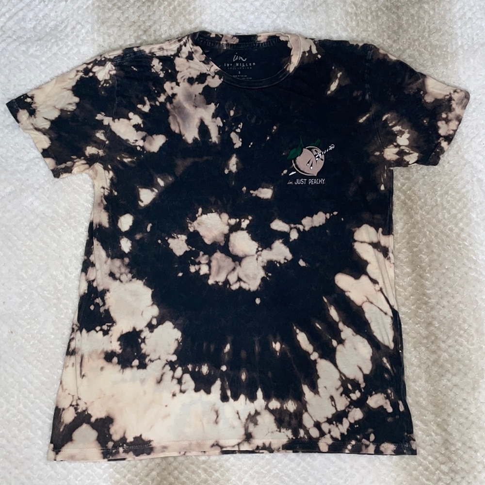Acid Washed “I’m Just Peachy” Shirt